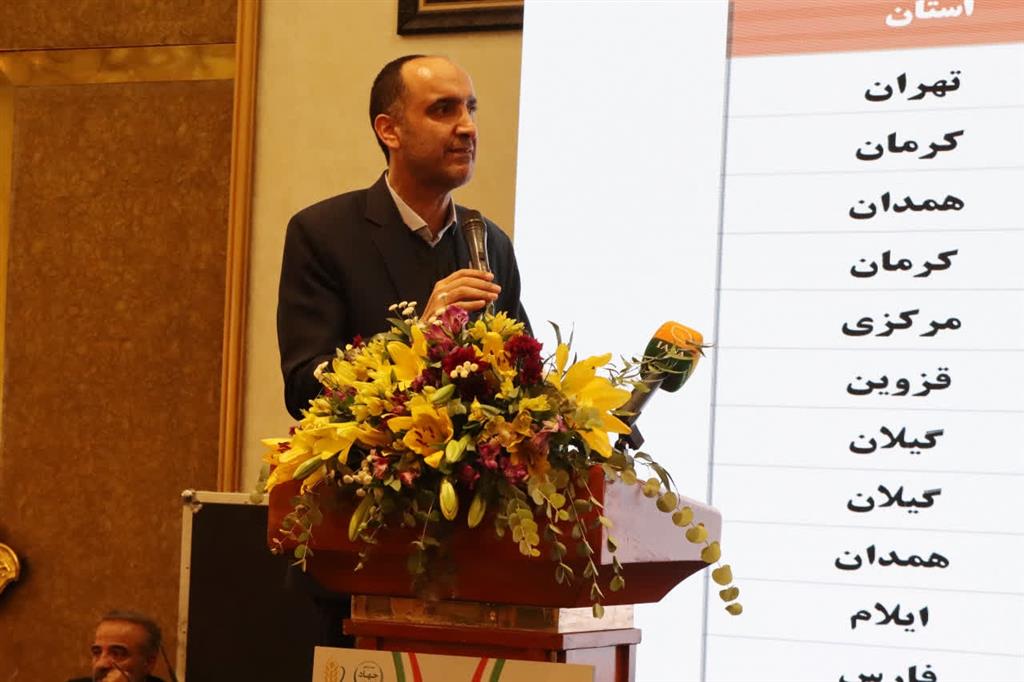 معاون سازمان تات؛الگوسازی؛ كلید دستیابی به عملكرد چندبرابری در كشاورزی